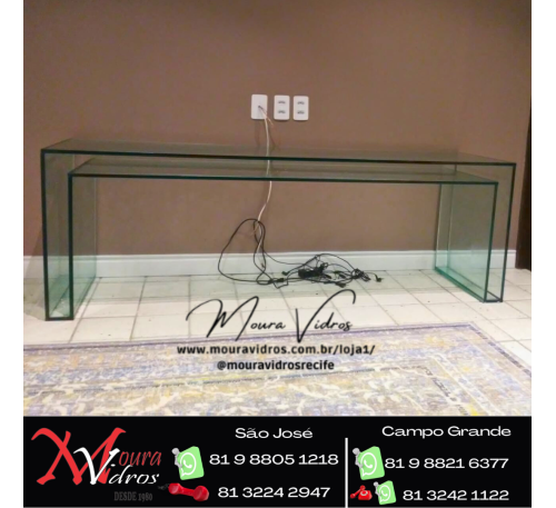 Aparador de vidro com colagem UV